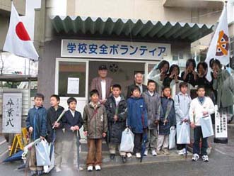 �{�����e�B�A�{�b�N�X��K�ꂽ�q�ǂ��B